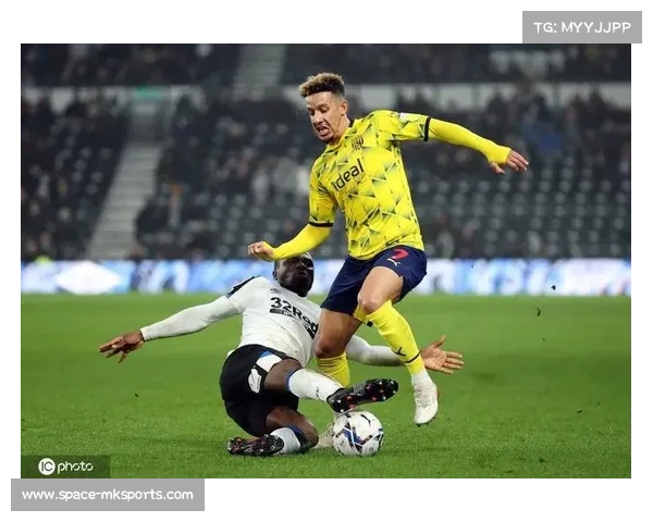 韩国球员白昇浩英冠开场20秒肩伤离场,赛季前景蒙阴 韩国球员白昇浩英冠开场20秒肩伤离场,赛季前景蒙阴