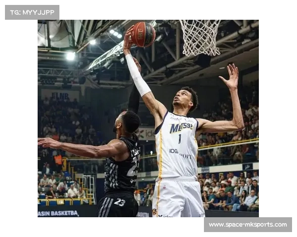 文班亚马膝盖酸痛,马刺内线防守面临考验 文班亚马膝盖酸痛,马刺内线防守面临考验